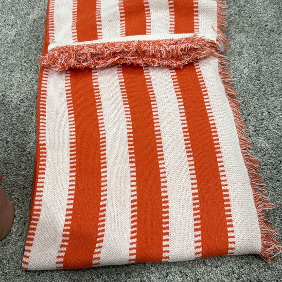 Mainstays Striped orange and White Knit Throw - Picture 7 of 8